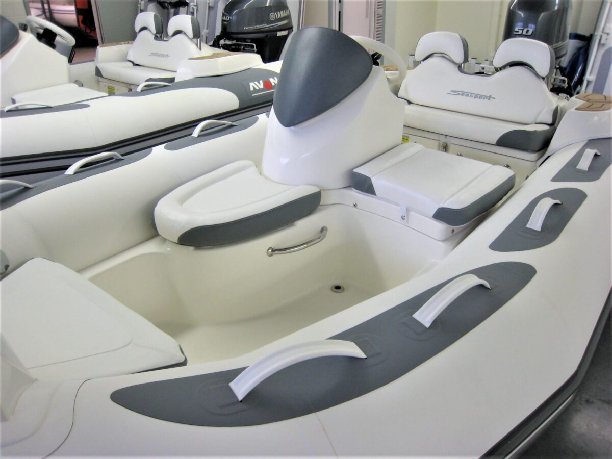 Avon SeaSport Deluxe 400 Bow Seating